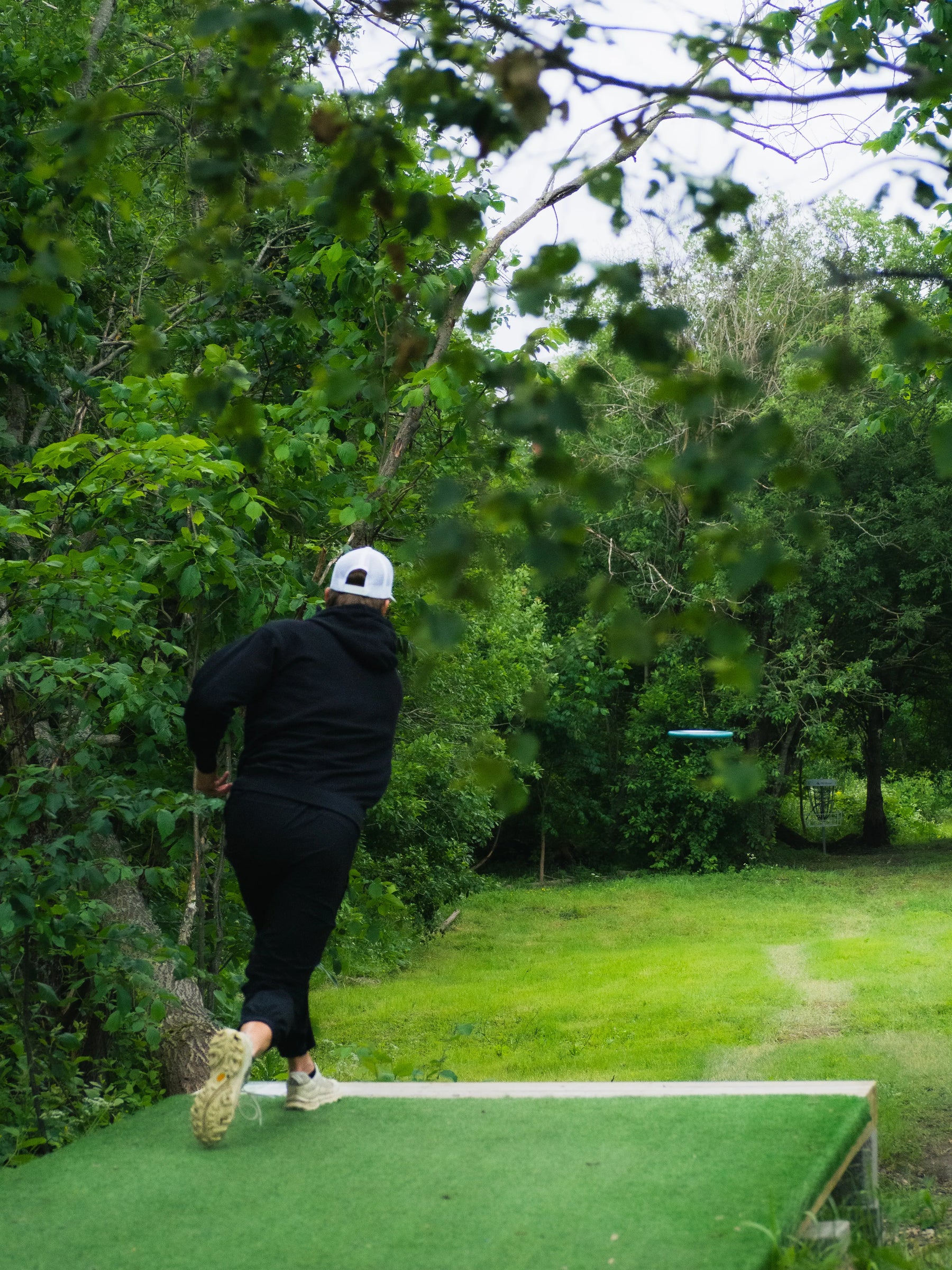Miten heittää frisbeegolfkiekkoa oikein?